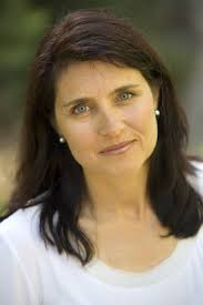 Up Close With Your Favourite Authors (Karen Viggers)